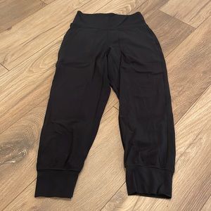 Cropped Lululemon joggers